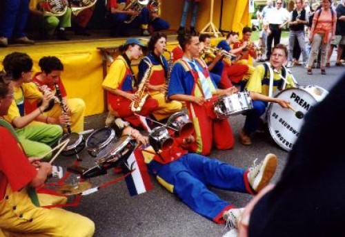 bemmel99_podium_bananaboatsong