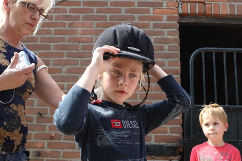 Thecla_en_Sven_Paardrijden (03)