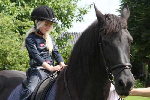 Thecla_en_Sven_Paardrijden (09)