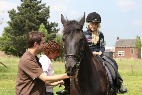 Thecla_en_Sven_Paardrijden (10)