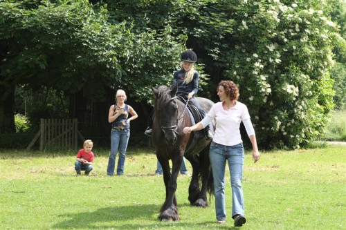 Thecla_en_Sven_Paardrijden (21)