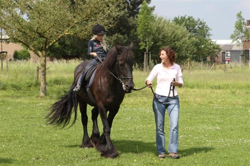 Thecla_en_Sven_Paardrijden (24)