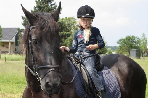 Thecla_en_Sven_Paardrijden (38)