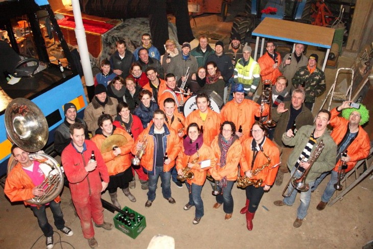 Gesjouw langs de bouw