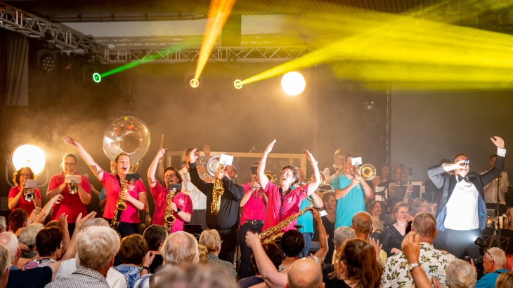 Dubbel feest! Angeren LIVE!