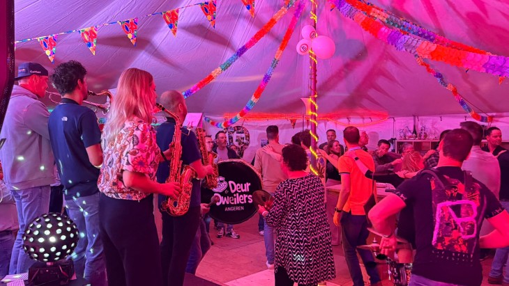 Besloten feest in Angeren