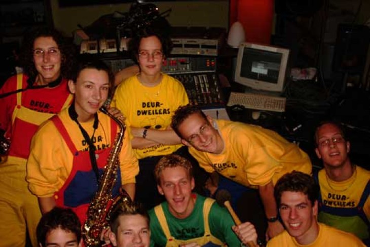 Dweilorkest De Deurdweilers live op radio 3 bij Stenders Vroeg