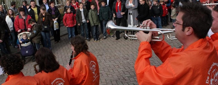Deurdweilers op Lentekriebels