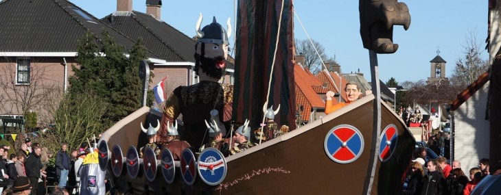 Optocht Angeren 2011 weer schitterend